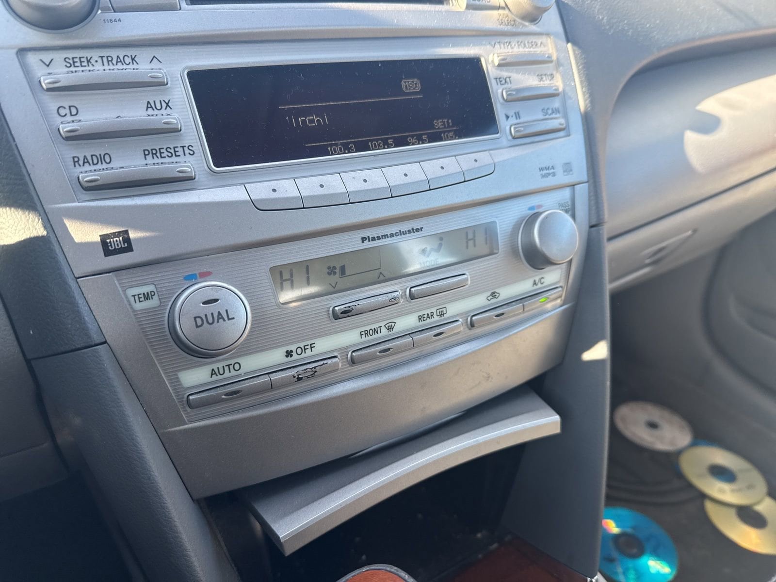 Thumbnail: 2010 Toyota Camry - 26