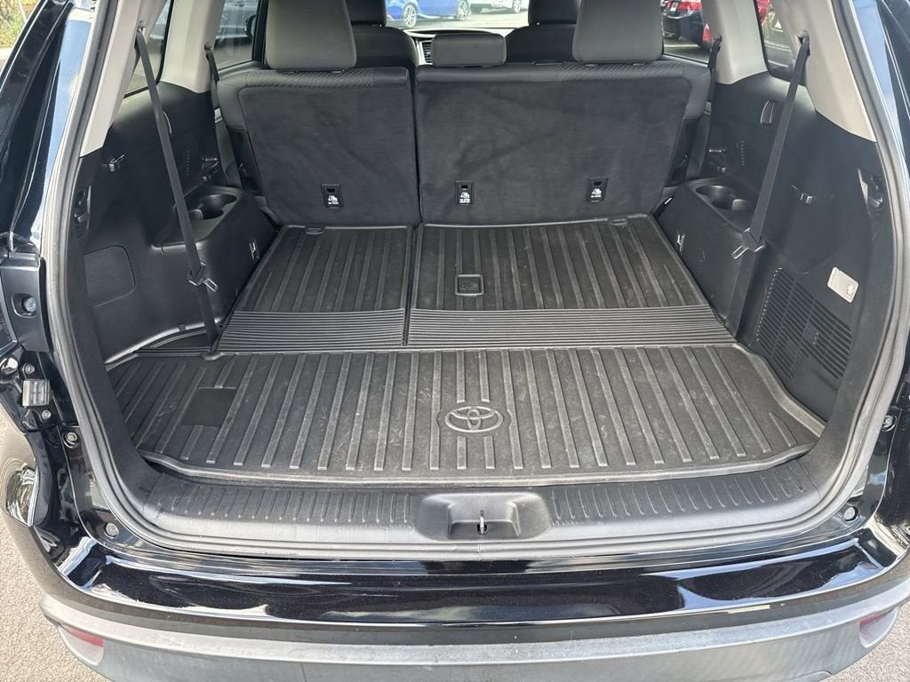 Thumbnail: 2019 Toyota Highlander - 23