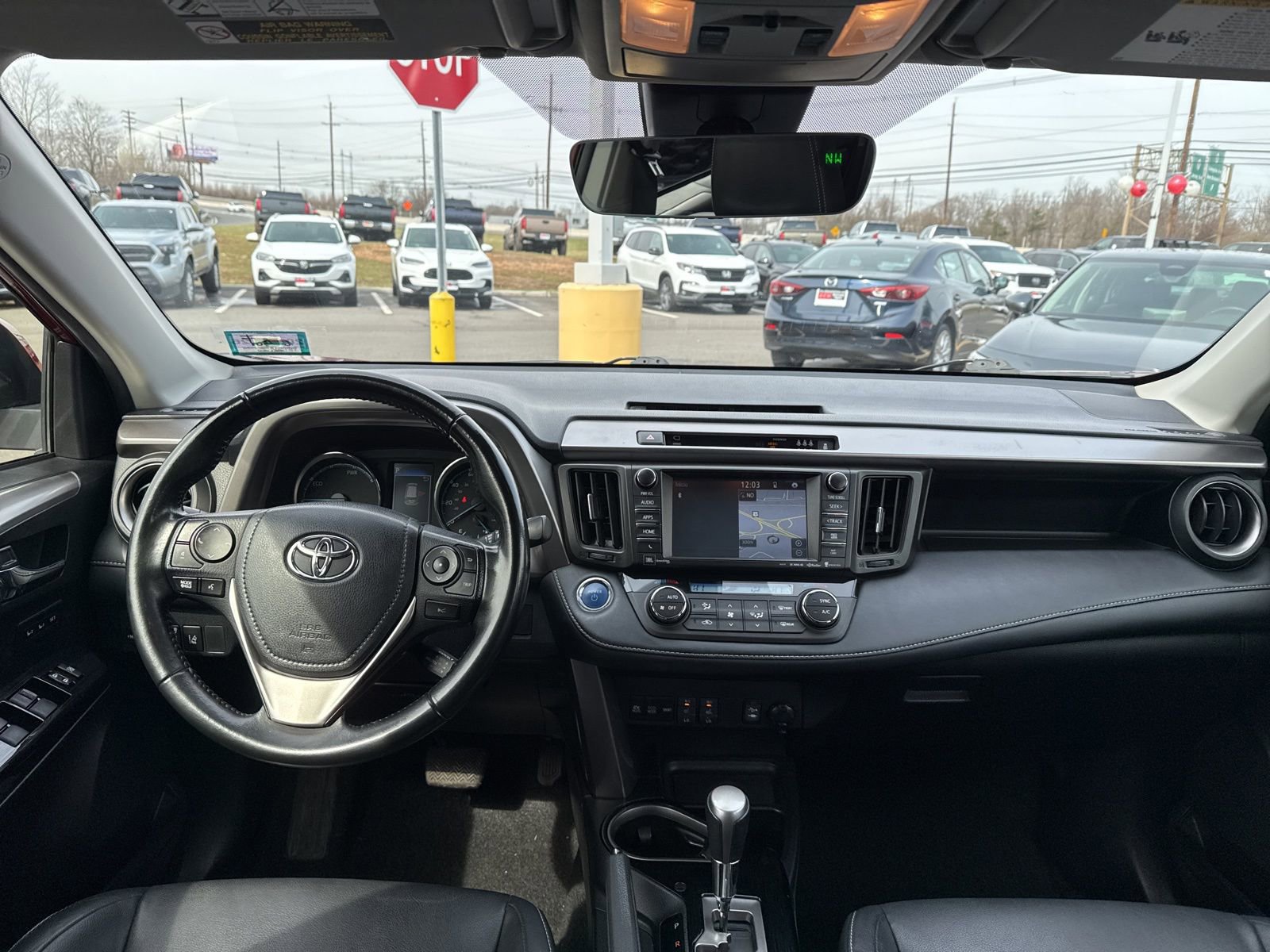 Thumbnail: 2018 Toyota RAV4 - 25