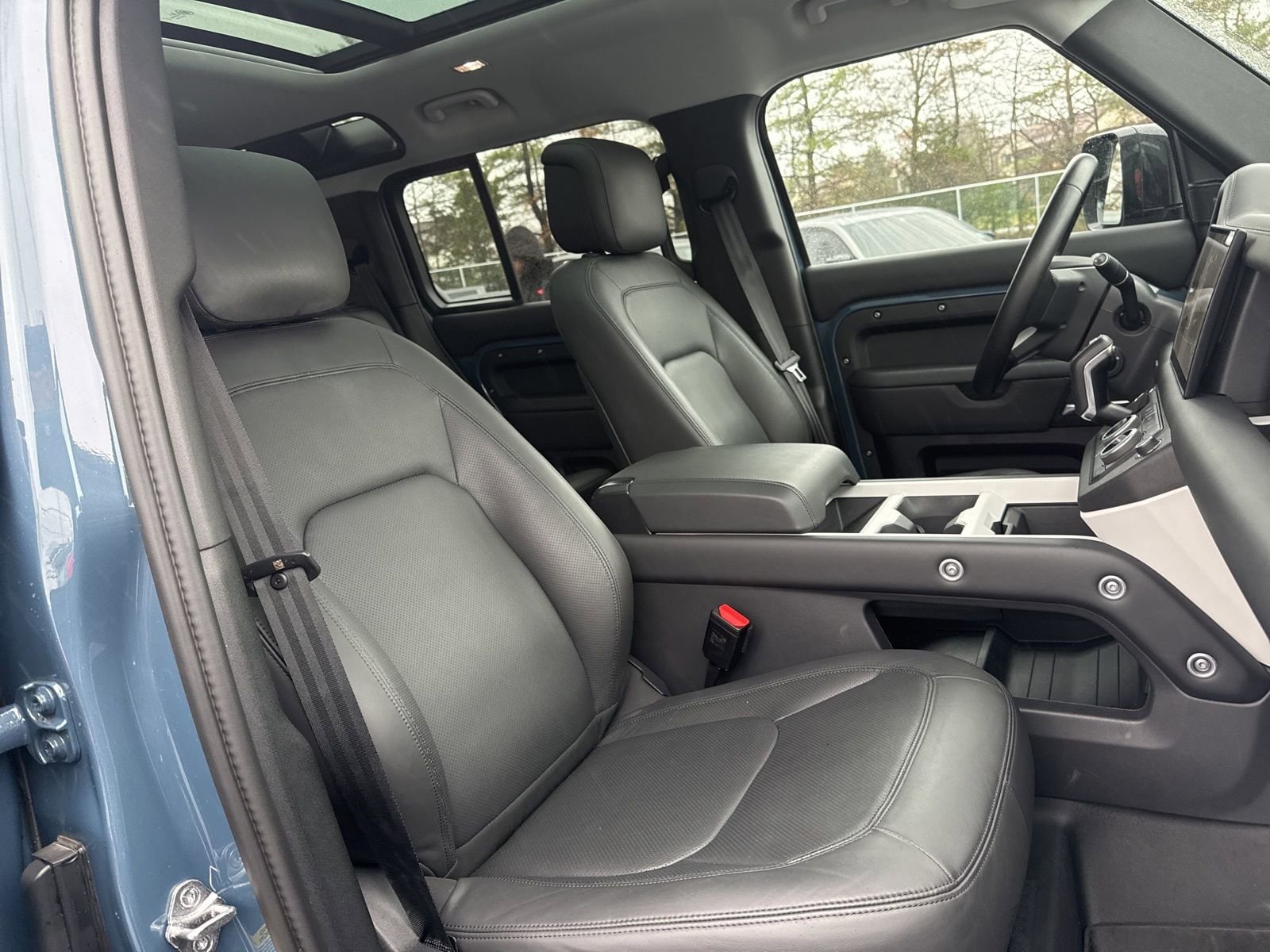 Thumbnail: 2025 Land Rover Defender - 23