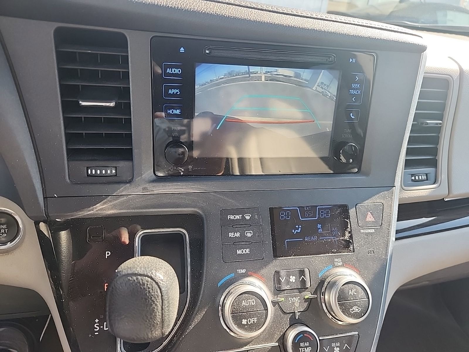 Thumbnail: 2015 Toyota Sienna - 3