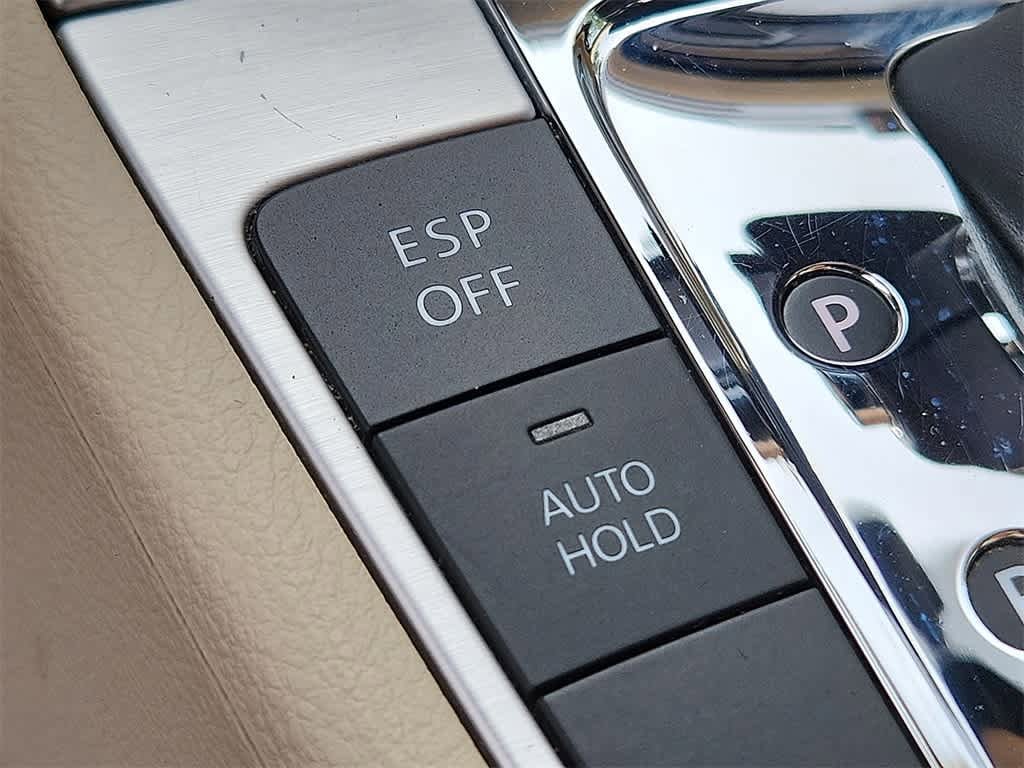 Thumbnail: 2011 Volkswagen CC - 30