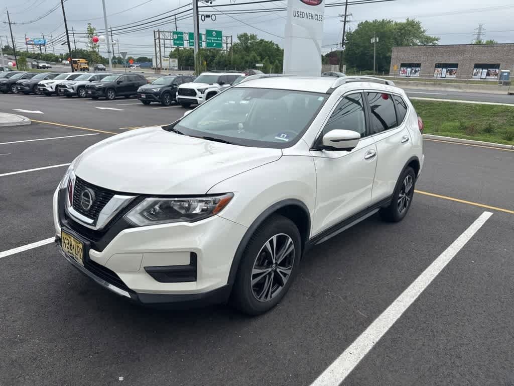 2019 Nissan Rogue SV Hero Image