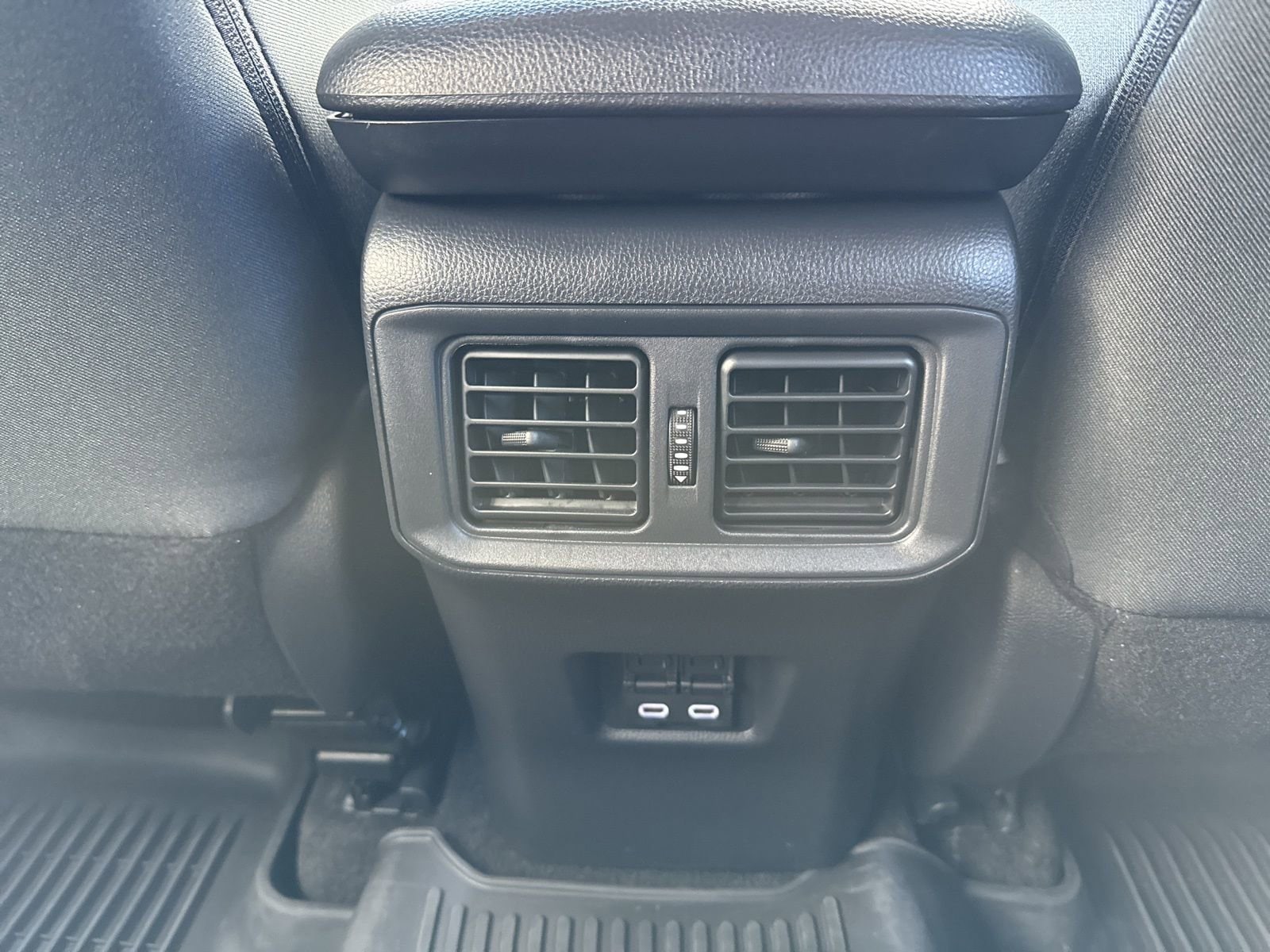 Thumbnail: 2023 Toyota RAV4 - 31