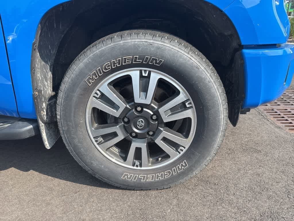 Thumbnail: 2021 Toyota Tundra - 15