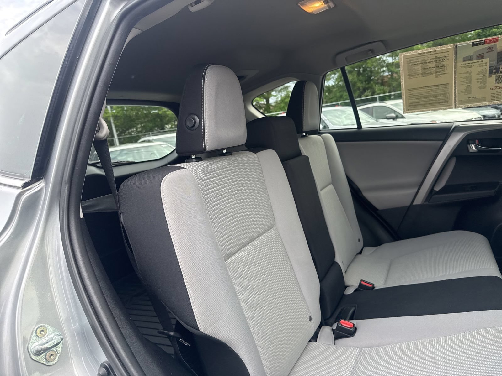Thumbnail: 2016 Toyota RAV4 - 24