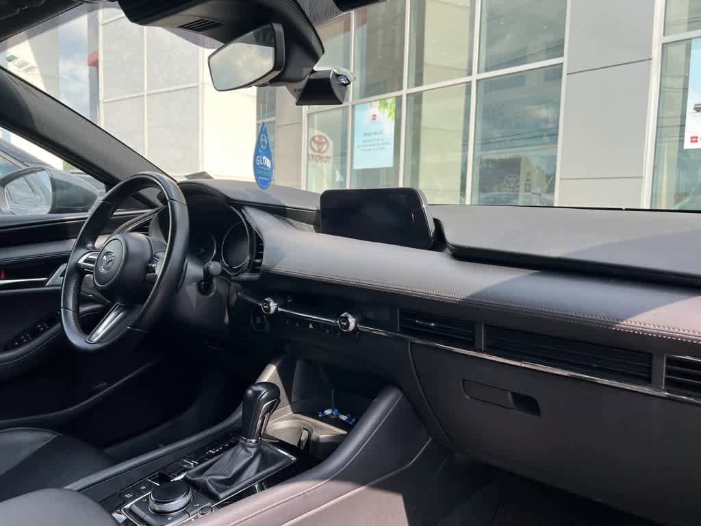Thumbnail: 2022 Mazda Mazda3 - 15
