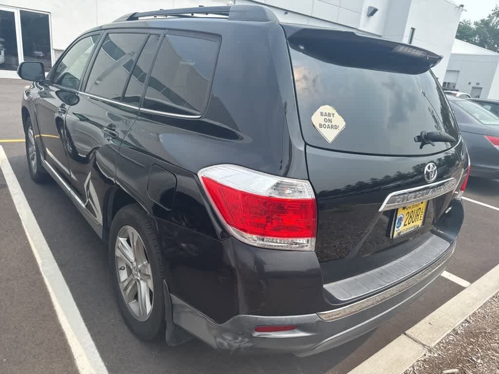 Thumbnail: 2011 Toyota Highlander - 4