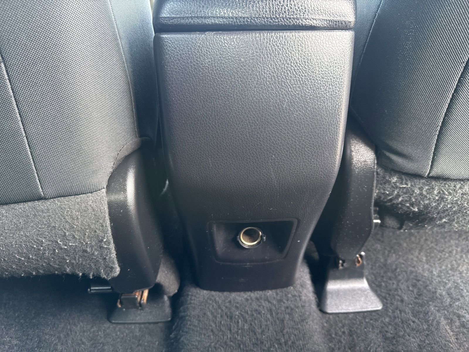 Thumbnail: 2017 Toyota RAV4 - 32