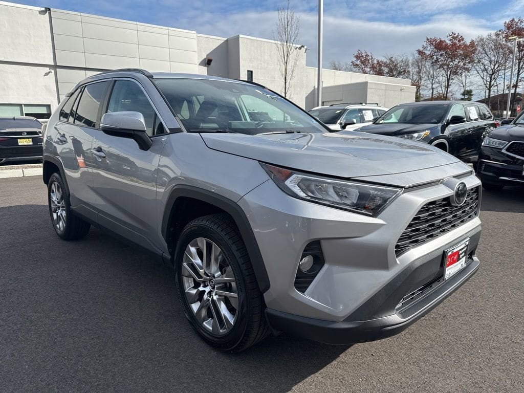 Thumbnail: 2020 Toyota RAV4 - 3