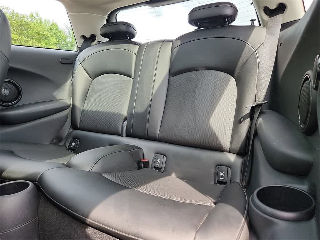 Thumbnail: 2014 MINI Cooper Hardtop - 16