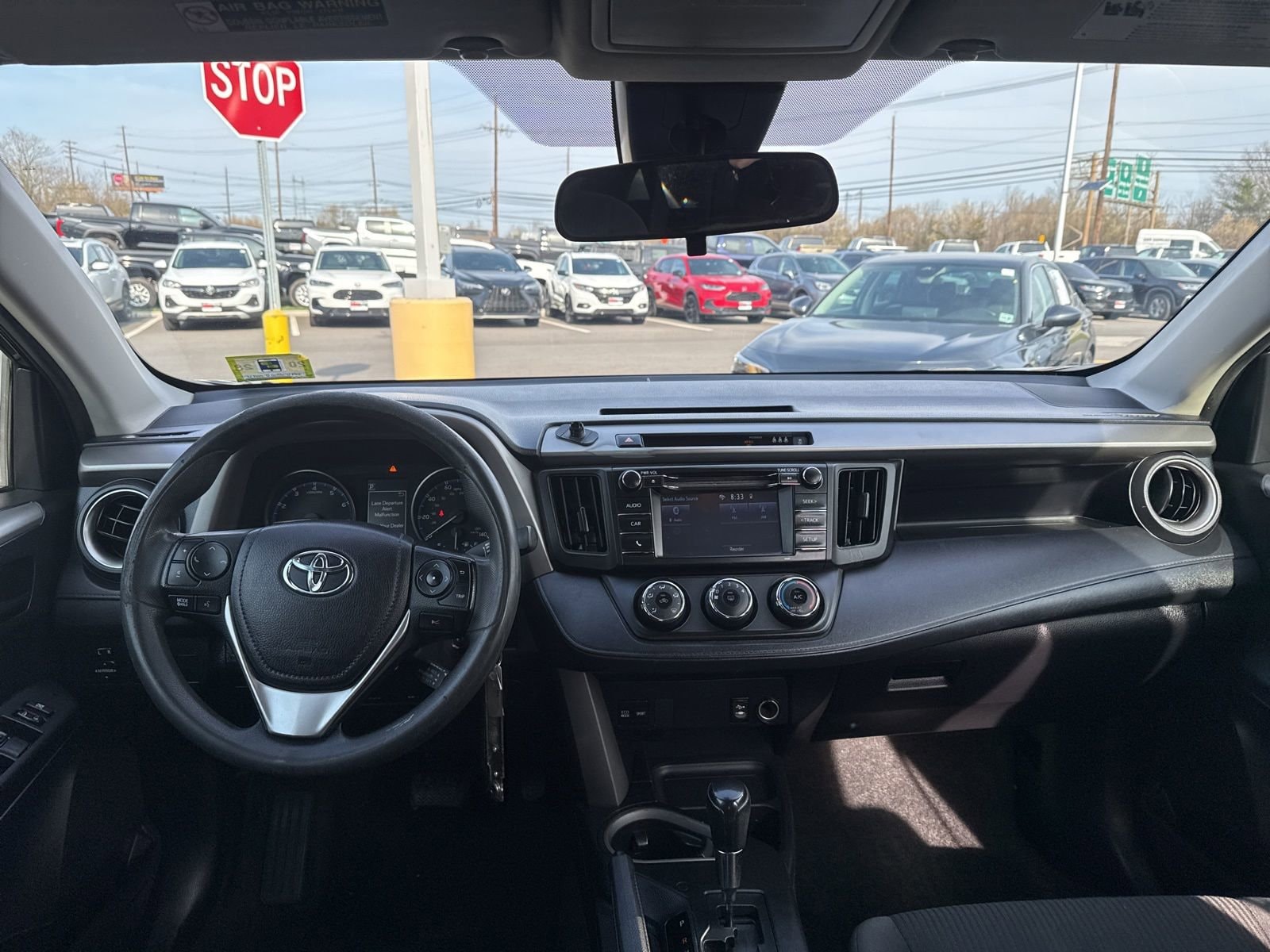 Thumbnail: 2017 Toyota RAV4 - 24