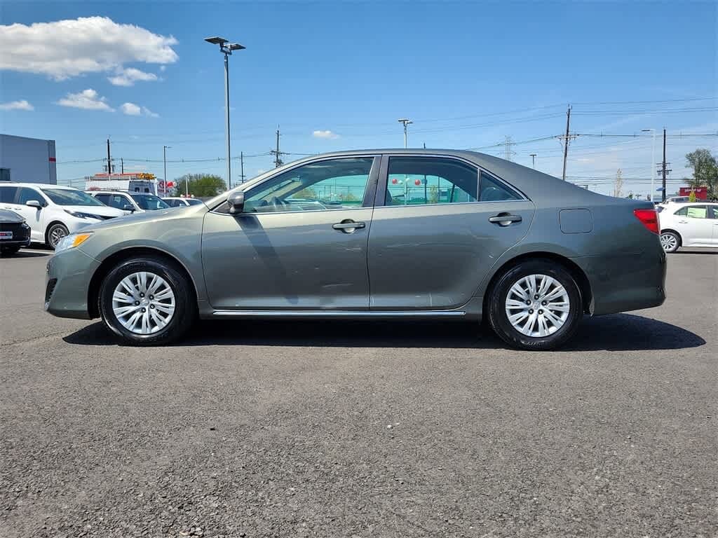 2012 Toyota Camry LE 13