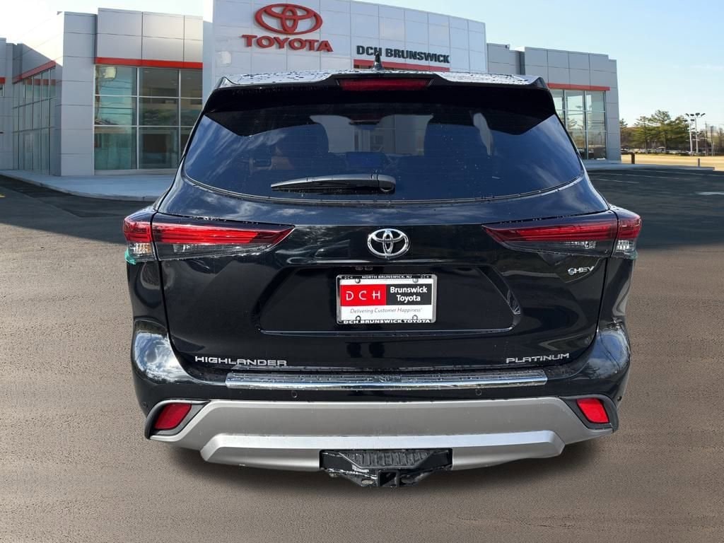 Thumbnail: 2025 Toyota Highlander - 5