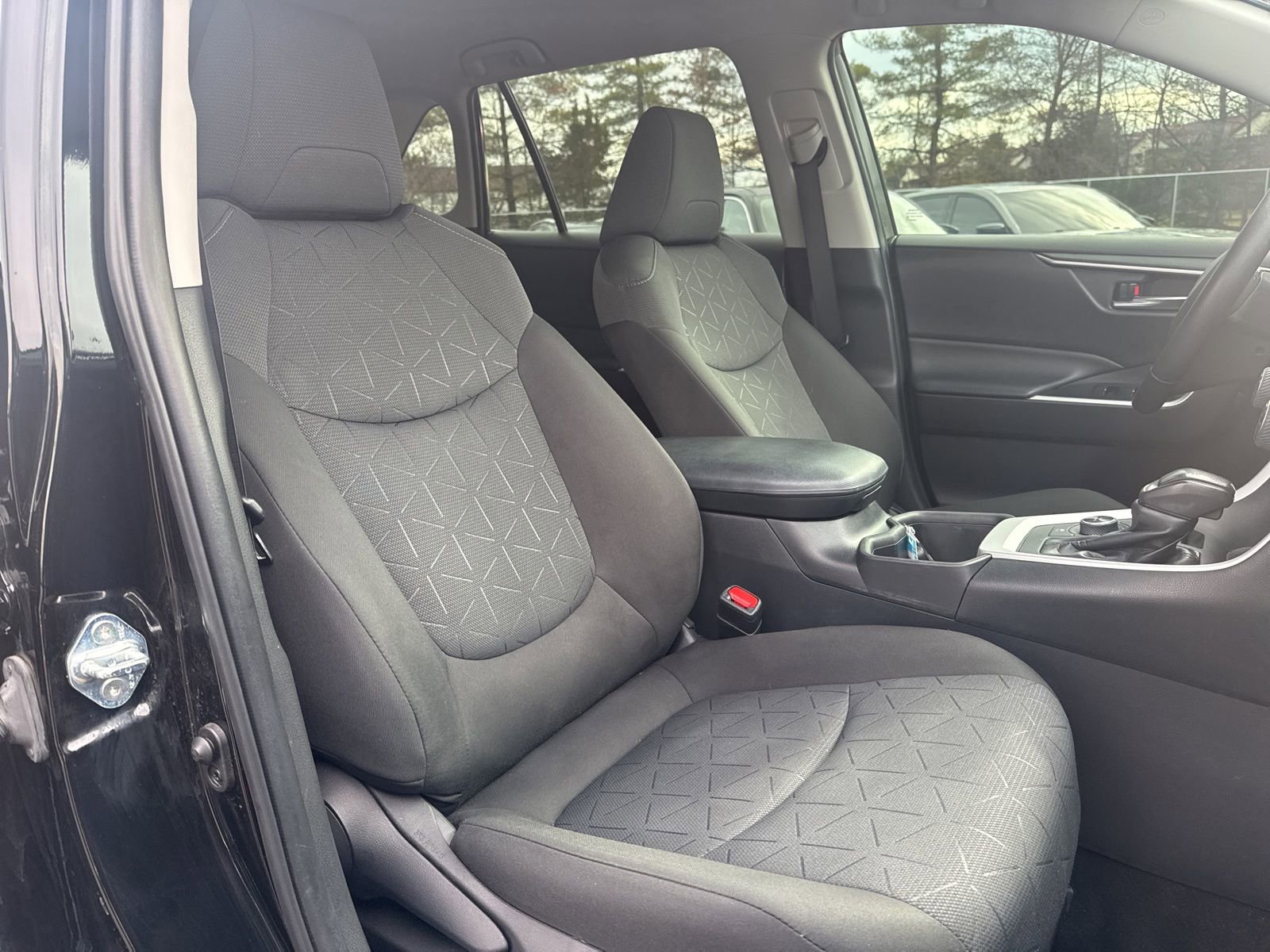 Thumbnail: 2022 Toyota RAV4 - 21