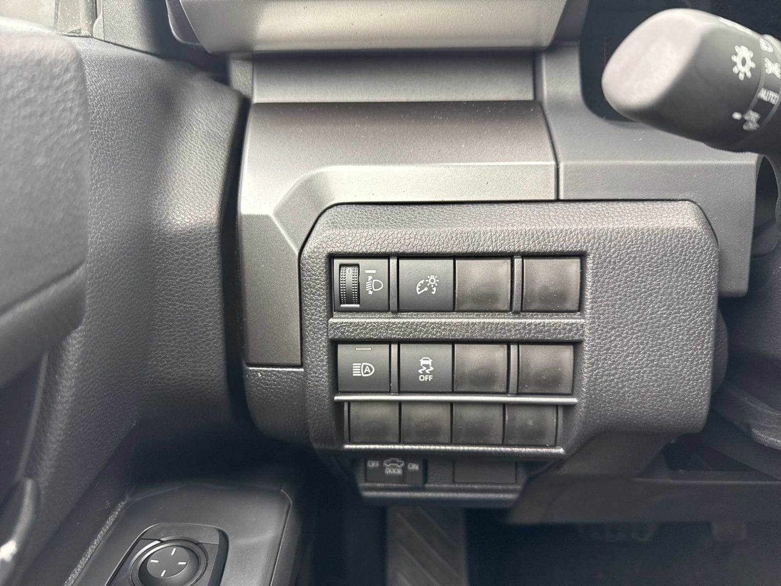 2026 Toyota Tacoma SR5 - Photo 21