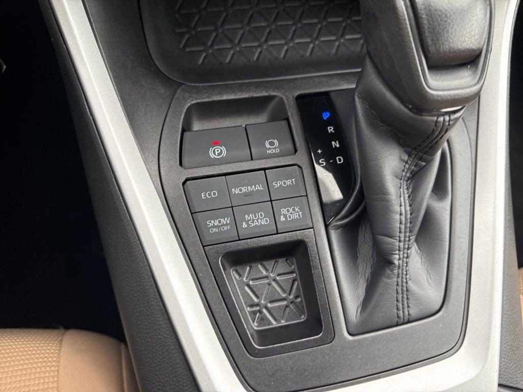 Thumbnail: 2023 Toyota RAV4 - 37