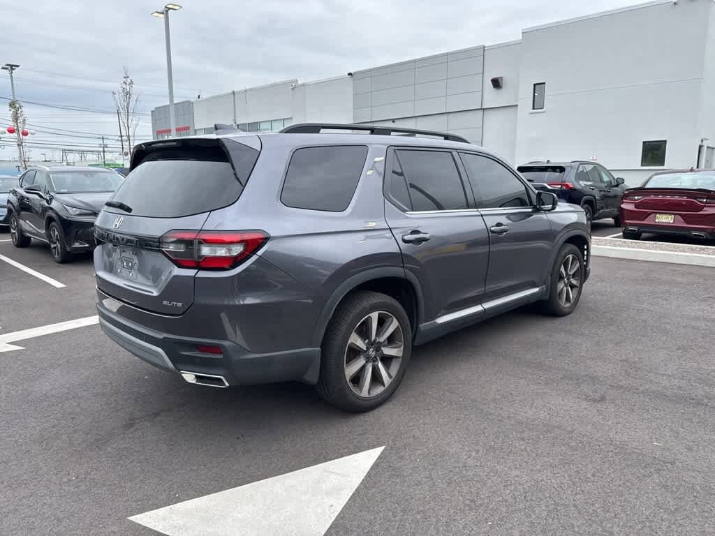 2023 Honda Pilot Elite photo 2