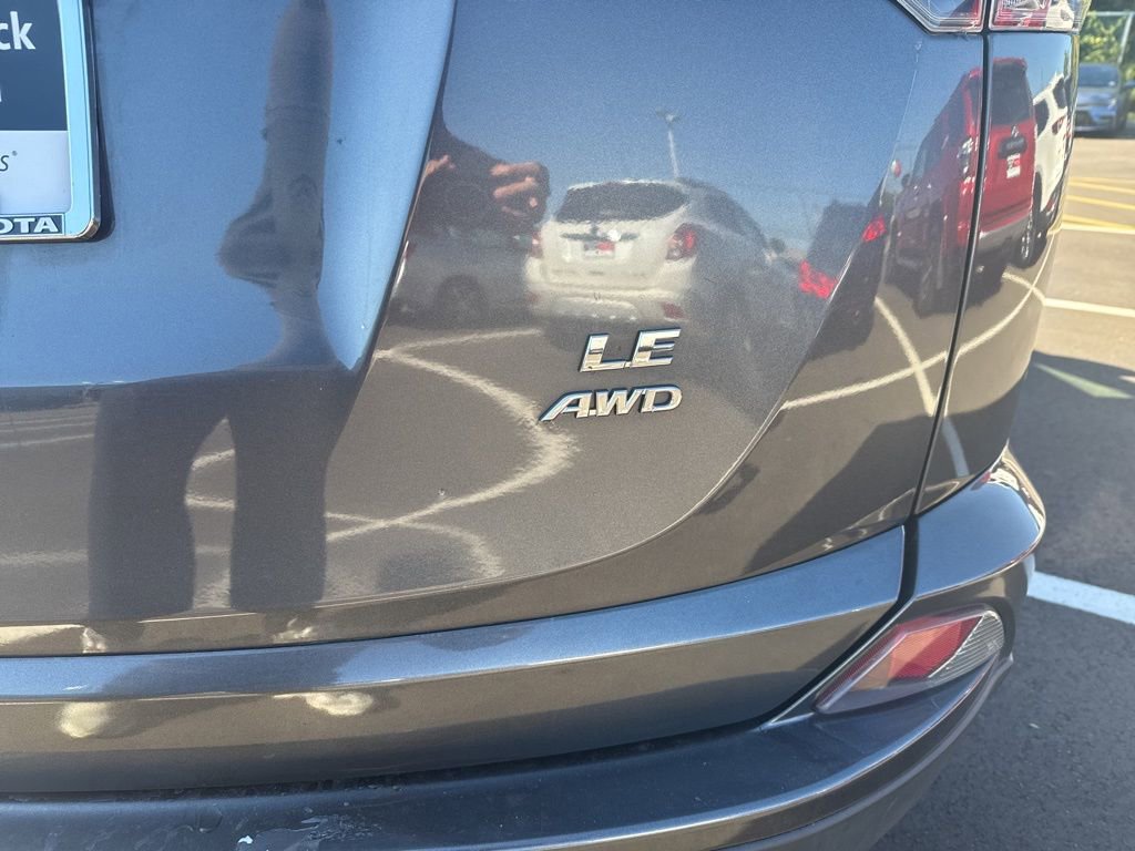 Thumbnail: 2016 Toyota RAV4 - 14