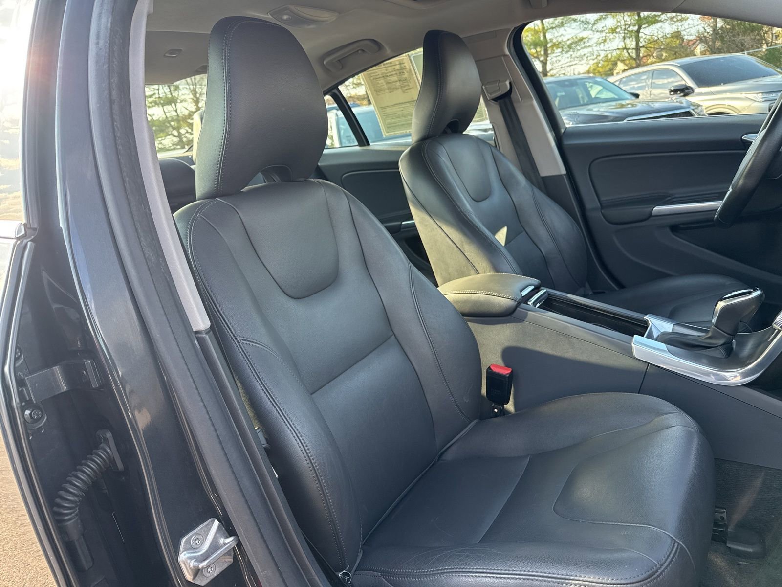 Thumbnail: 2016 Volvo S60 - 21