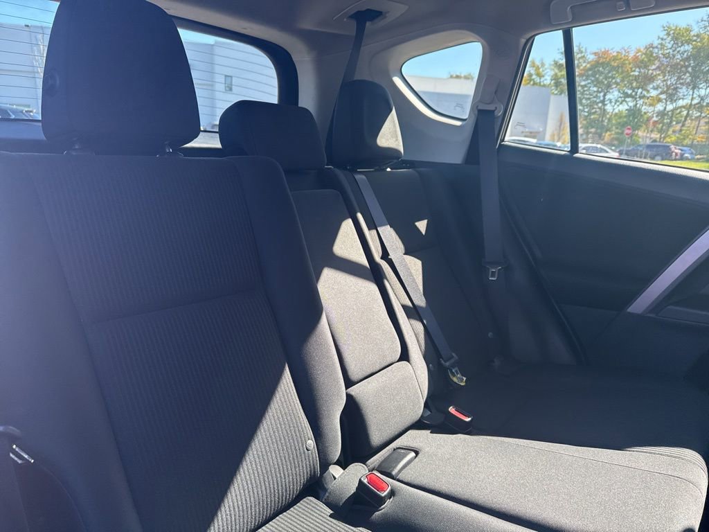 Thumbnail: 2016 Toyota RAV4 - 23