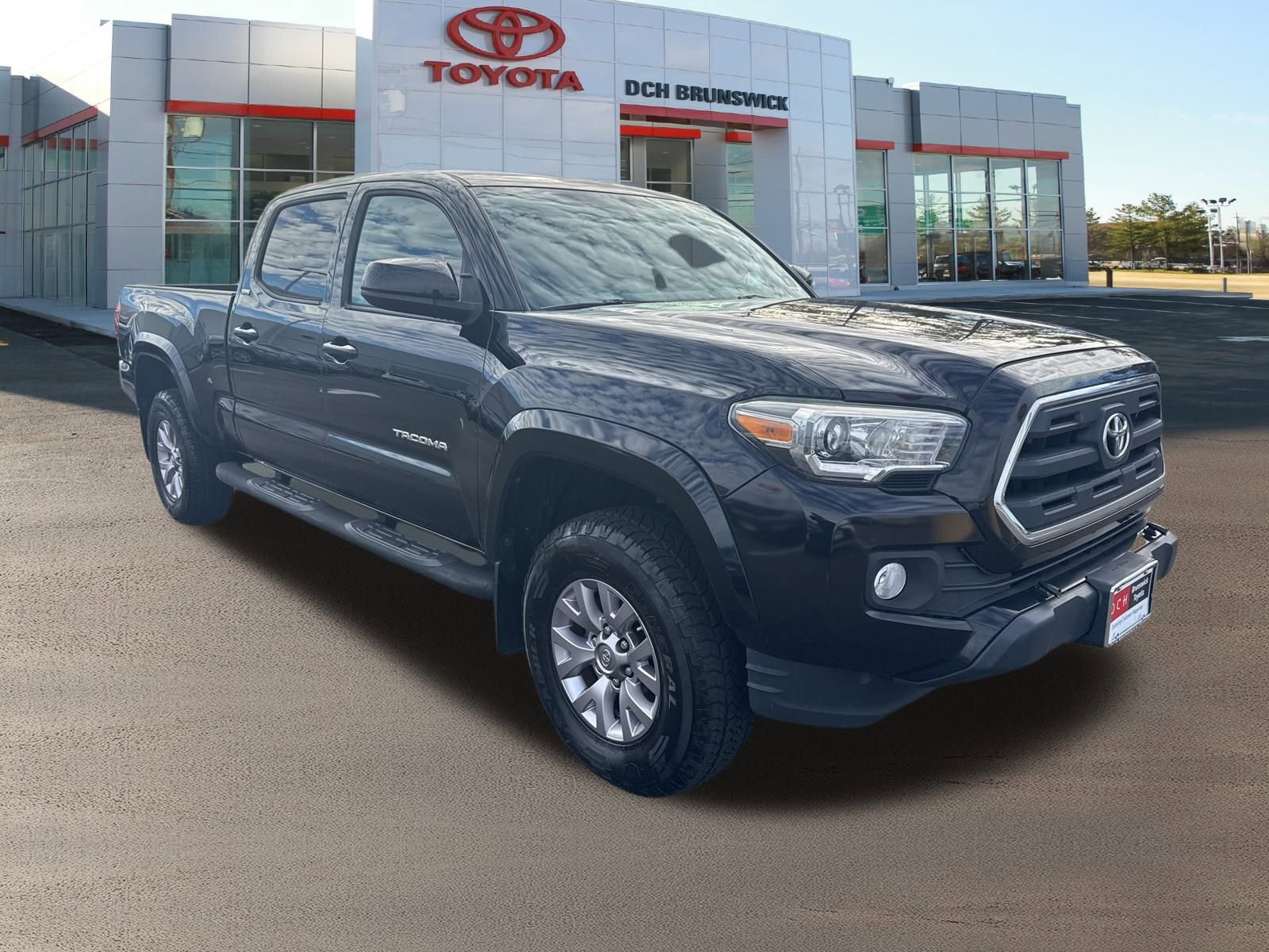 Thumbnail: 2017 Toyota Tacoma - 3