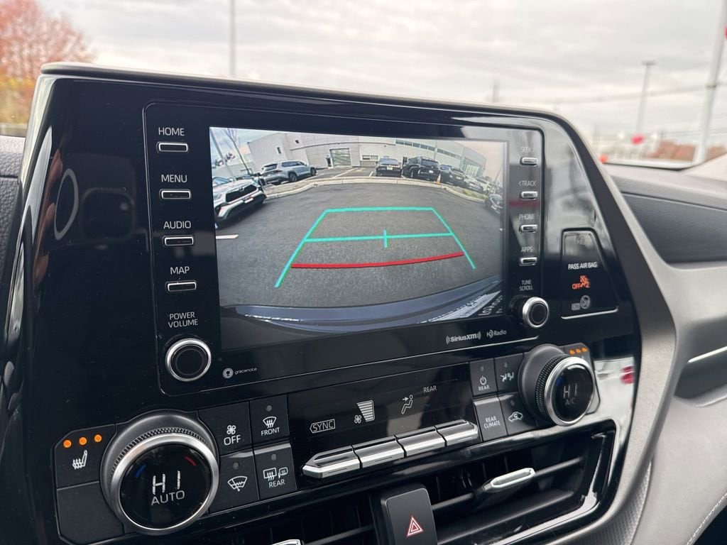 Thumbnail: 2022 Toyota Highlander - 27