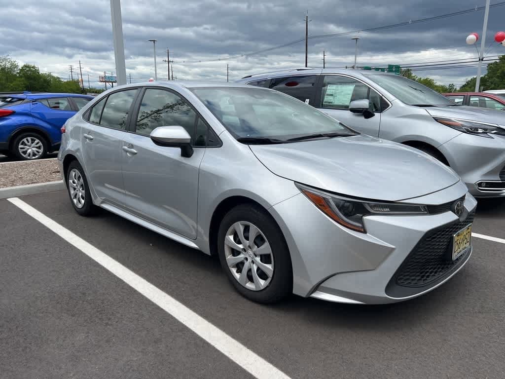 Used 2022 Toyota Corolla LE with VIN JTDEPMAE0N3008513 for sale in North Brunswick, NJ
