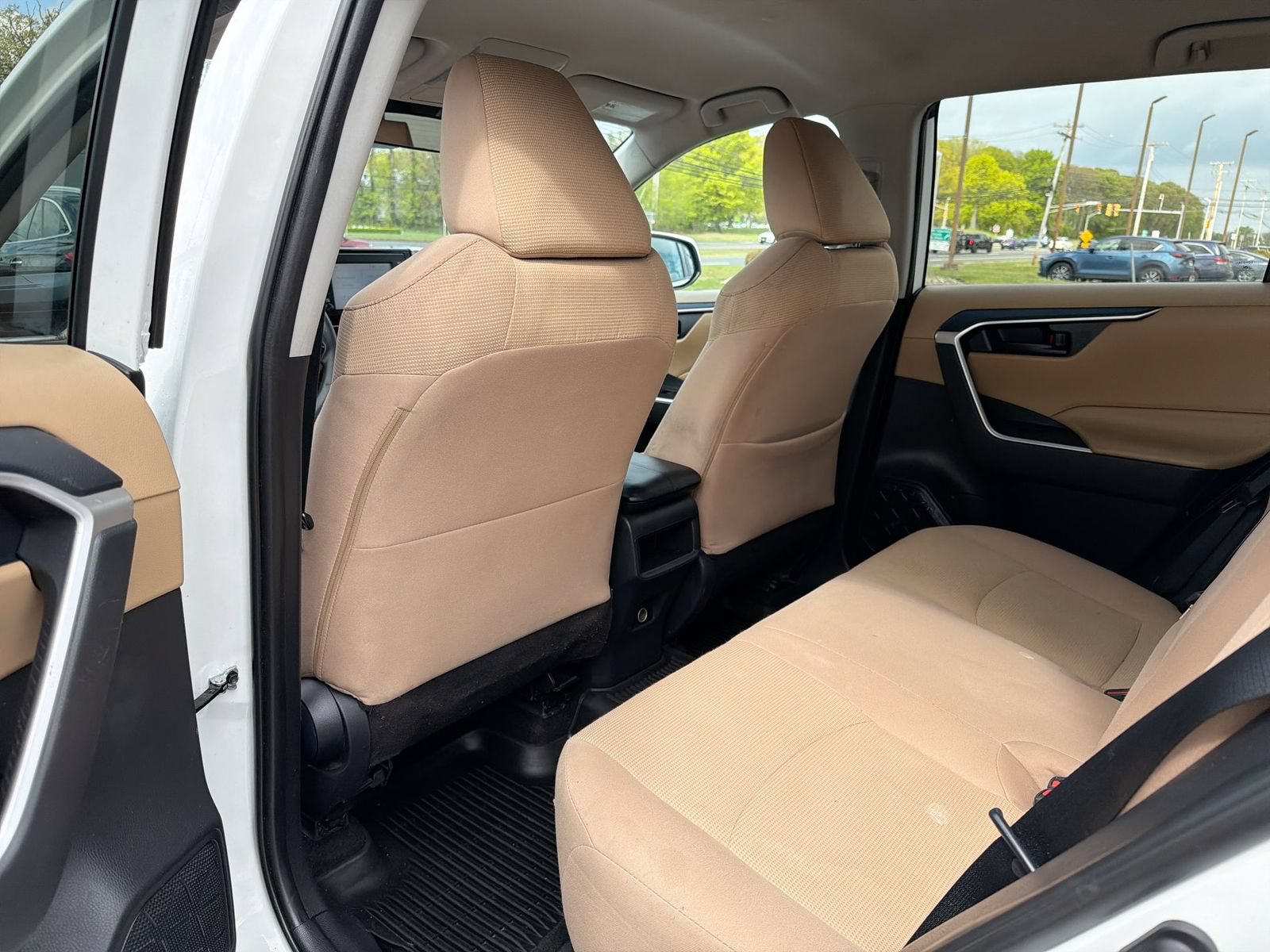Thumbnail: 2019 Toyota RAV4 - 19
