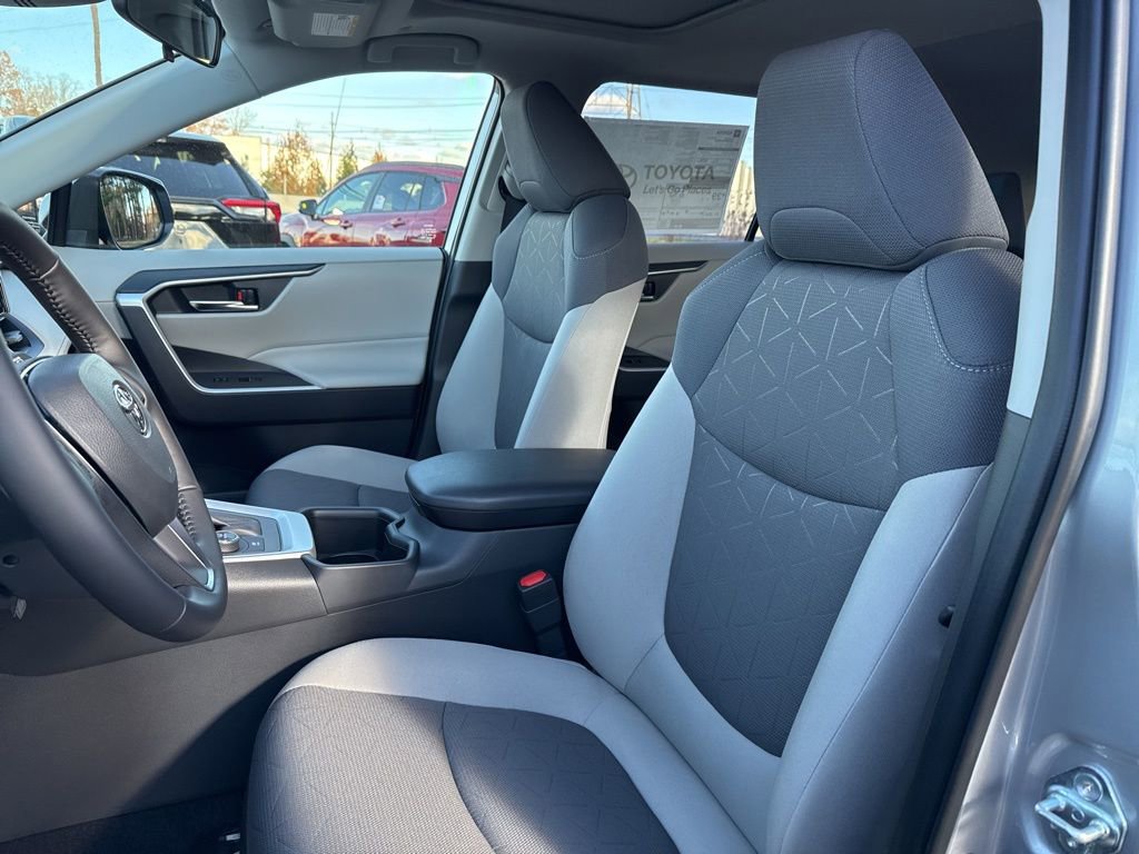 Thumbnail: 2025 Toyota RAV4 - 12