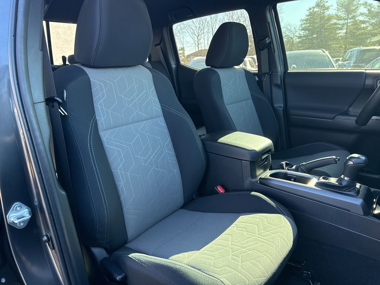 Thumbnail: 2022 Toyota Tacoma - 22