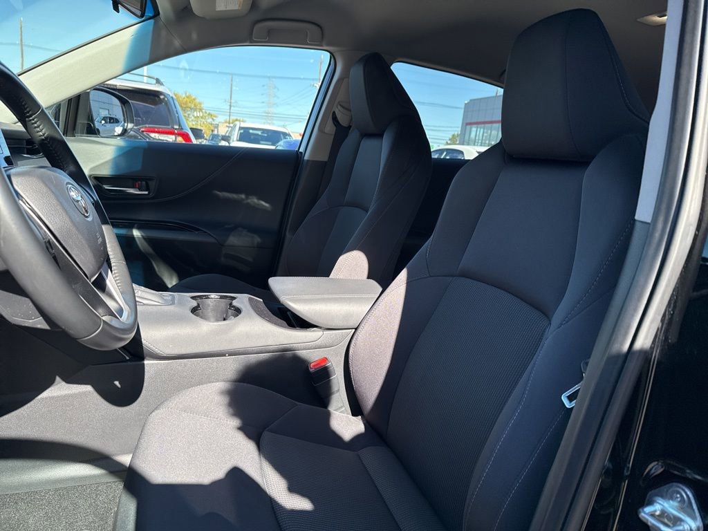 Thumbnail: 2023 Toyota Venza - 18