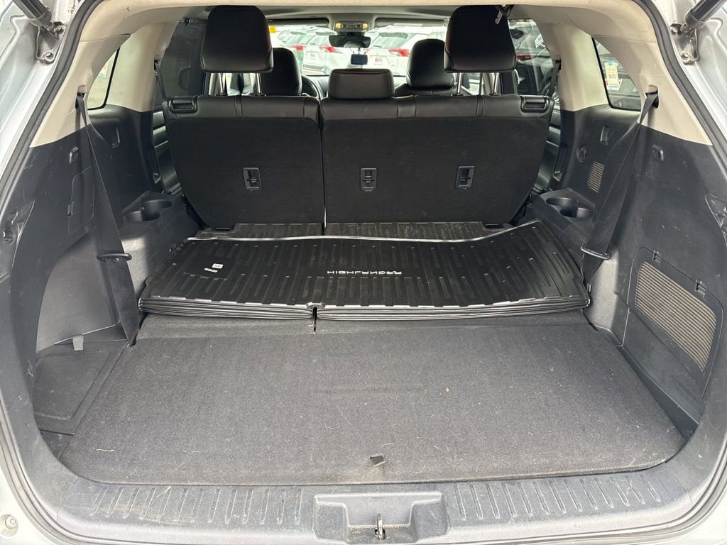 Thumbnail: 2021 Toyota Highlander - 16