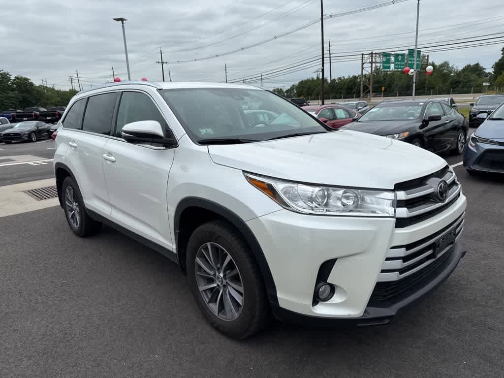 Thumbnail: 2019 Toyota Highlander - 2