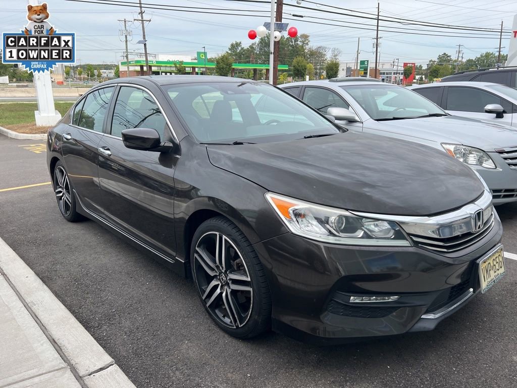 2016 Honda Accord Sport photo 2