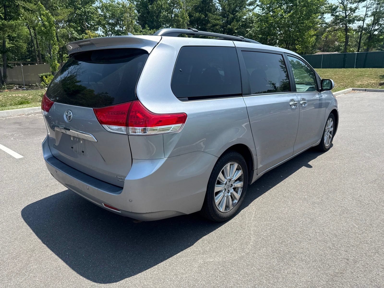 Thumbnail: 2012 Toyota Sienna - 4