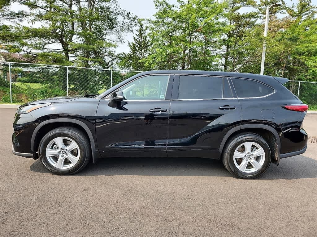 2022 Toyota Highlander LE 13