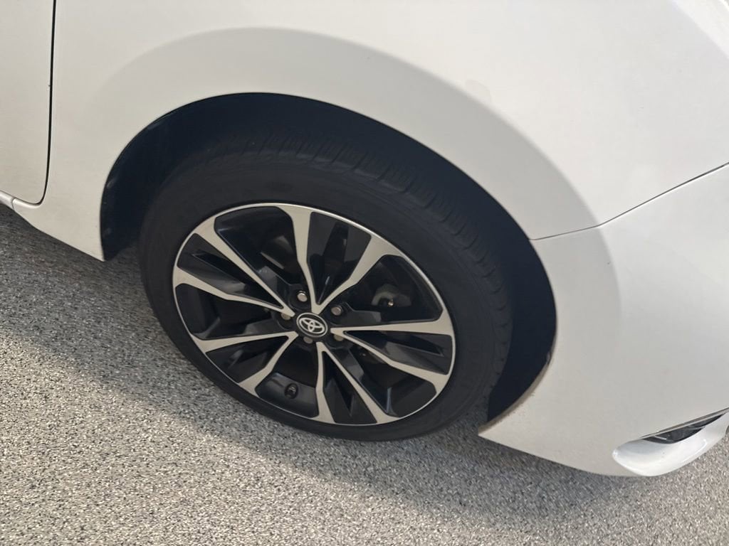 Thumbnail: 2018 Toyota Corolla - 15