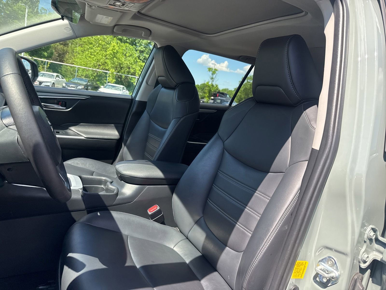 Thumbnail: 2021 Toyota RAV4 - 20
