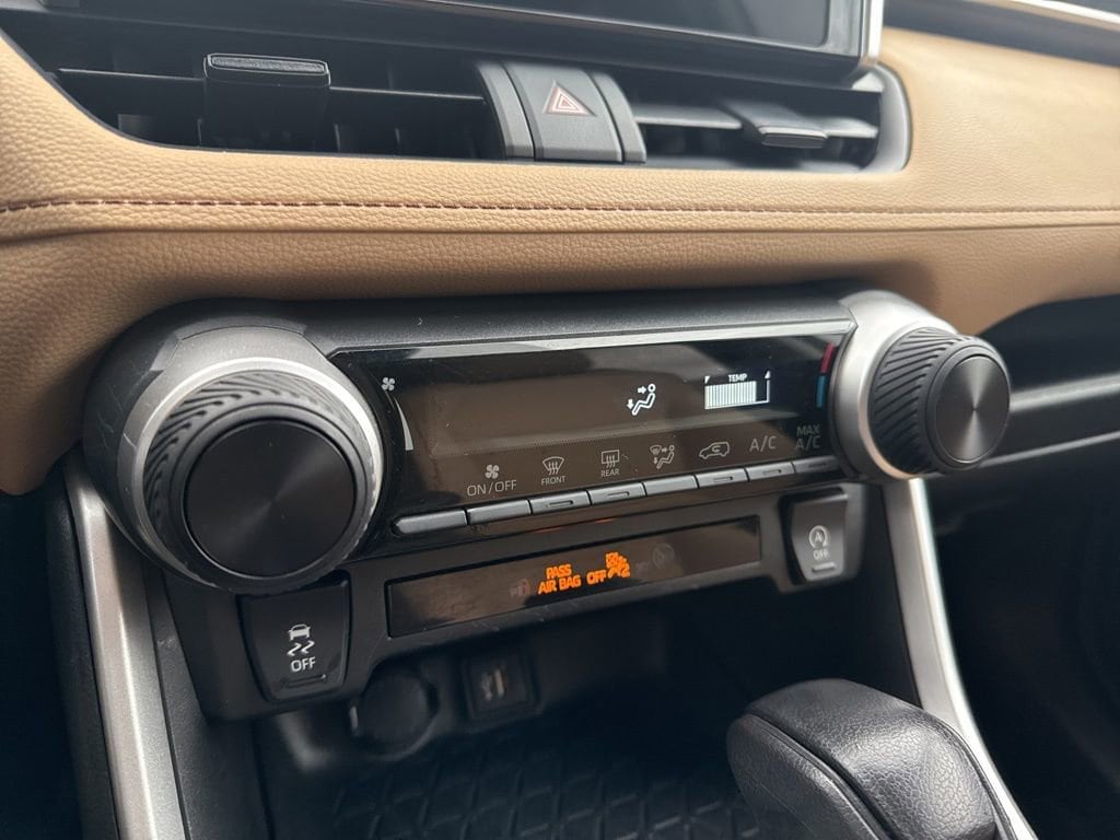 Thumbnail: 2023 Toyota RAV4 - 34