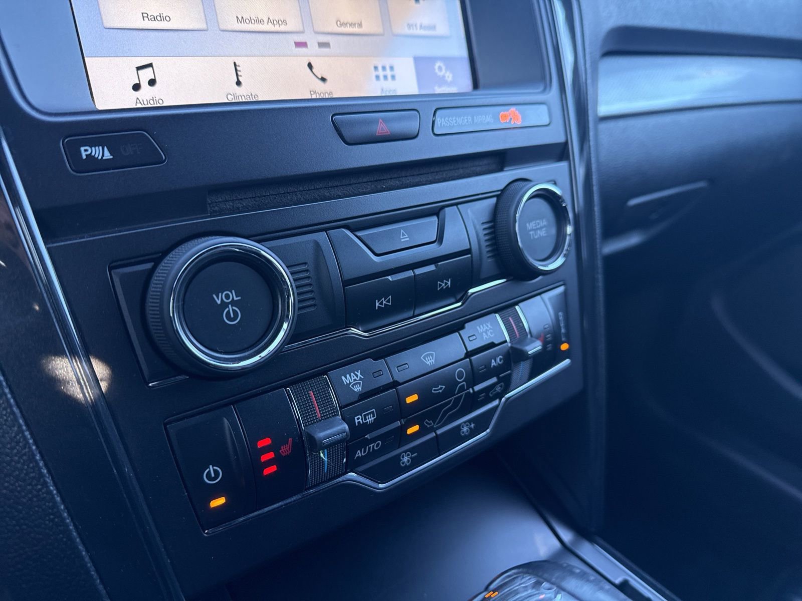 Thumbnail: 2017 Ford Explorer - 27