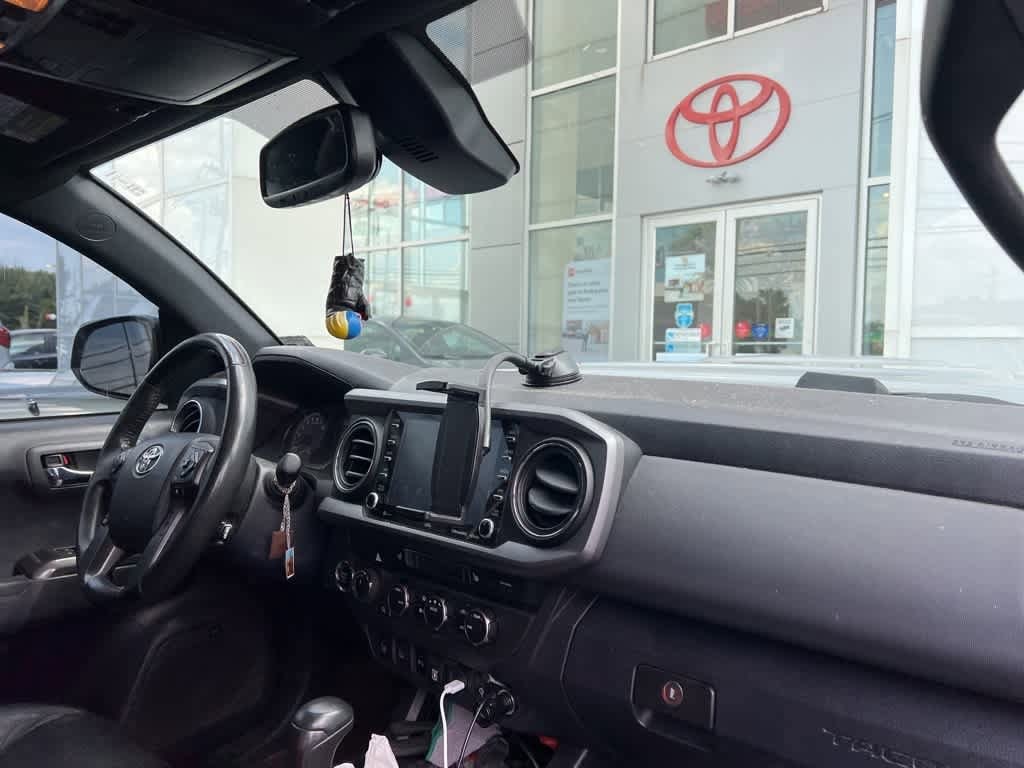 Thumbnail: 2022 Toyota Tacoma - 15