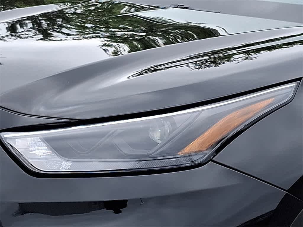 Thumbnail: 2022 Toyota Highlander - 15