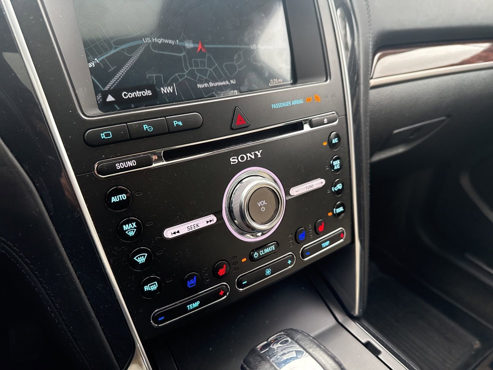 Thumbnail: 2018 Ford Explorer - 27