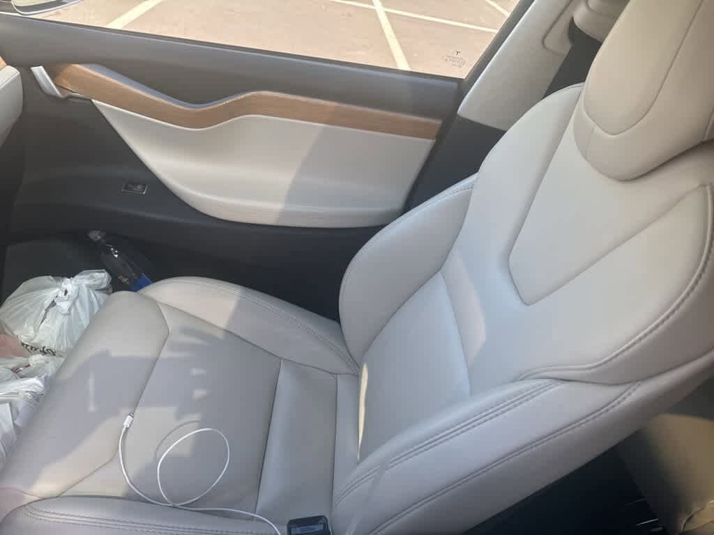Thumbnail: 2019 Tesla Model X - 14