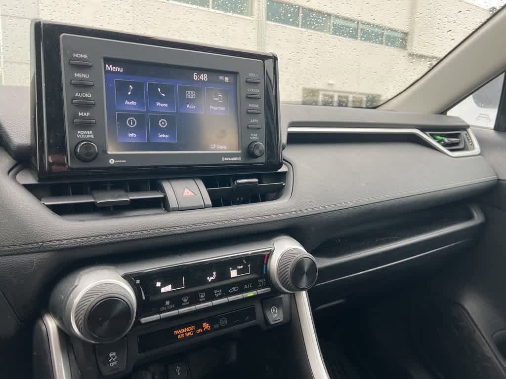 Thumbnail: 2021 Toyota RAV4 - 17