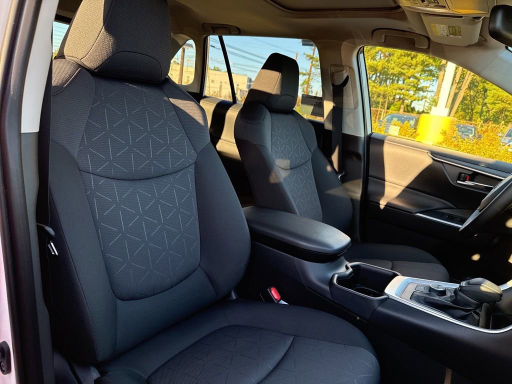 Thumbnail: 2025 Toyota RAV4 - 14