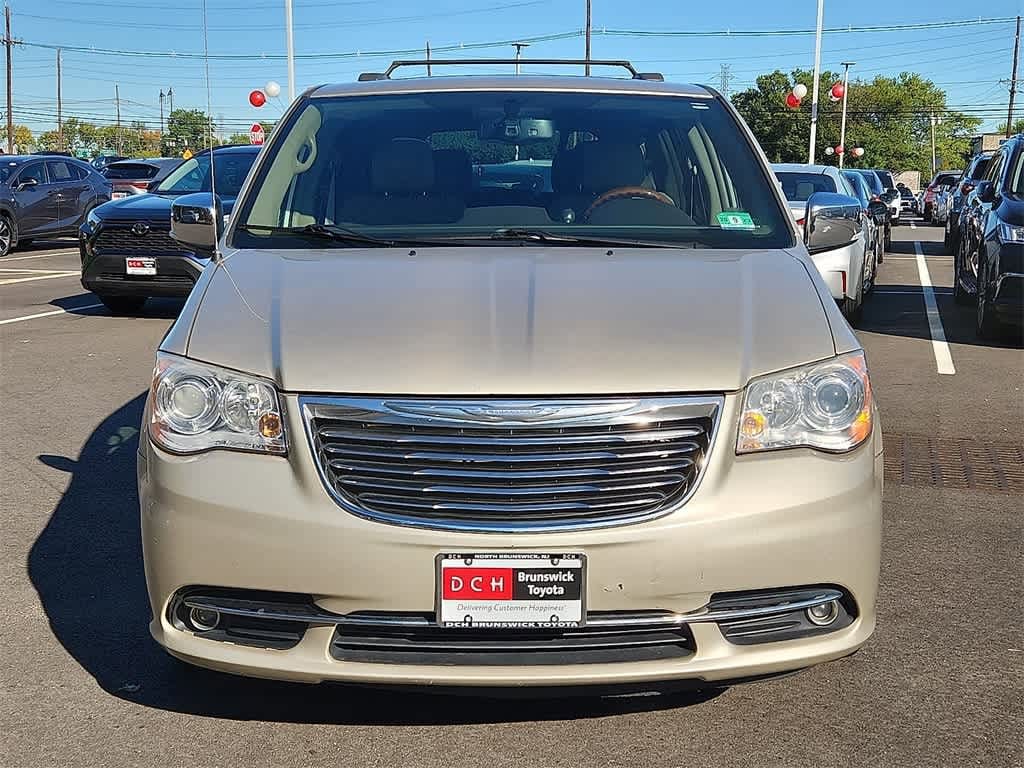 Thumbnail: 2015 Chrysler Town & Country - 2