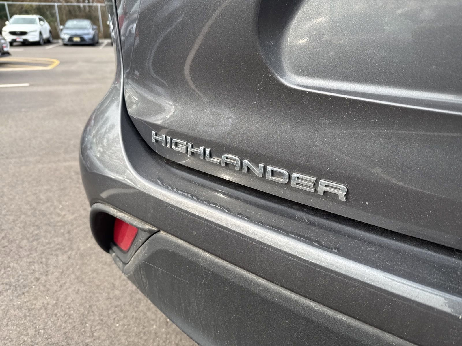 Thumbnail: 2023 Toyota Highlander - 17