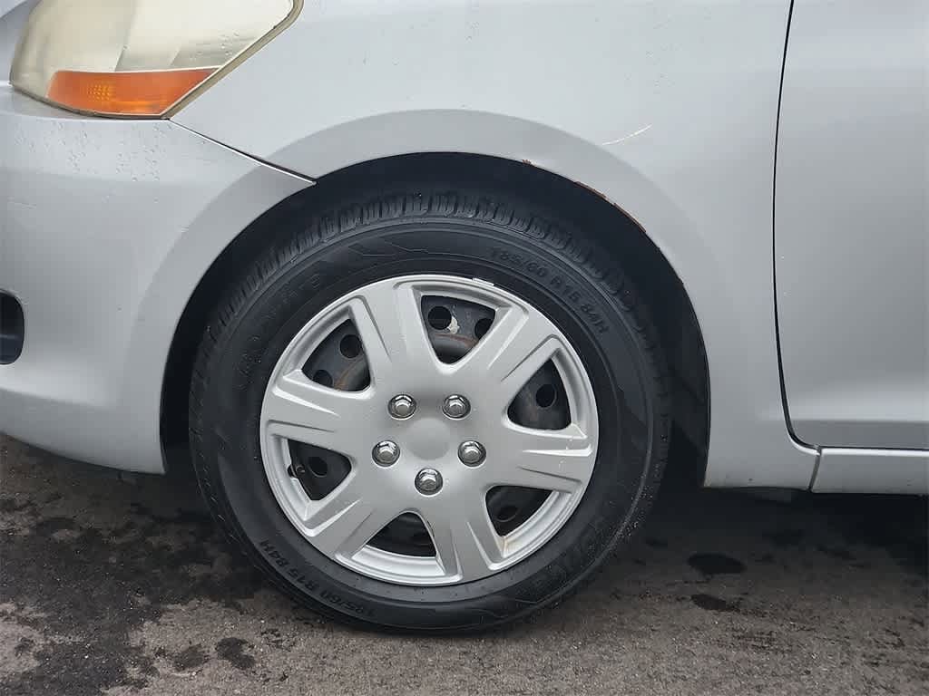 Thumbnail: 2010 Toyota Yaris - 14